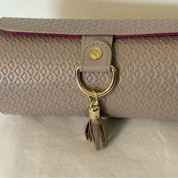 Vlando Travel Jewelry Organizer Roll Leather Case 3 Sections - Picture 4 of 10